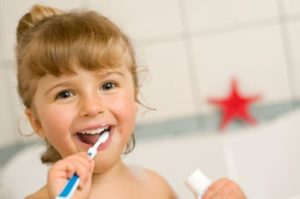 Lire la suite à propos de l’article Dentiste ou Orthodontiste : Choisir le Bon Spécialiste pour un Sourire Parfait